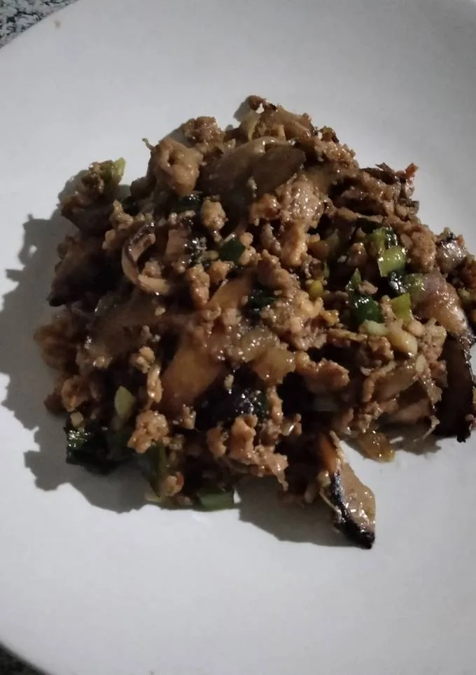 Foto sajian resep Resep Oseng Ayam Udang Shiitake Gurih ala Chef